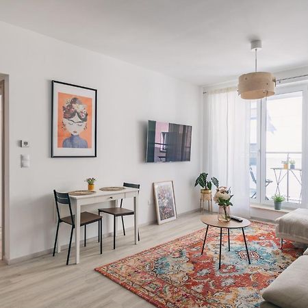 Corvin Apartment With Balcony And Ac Budapest Esterno foto