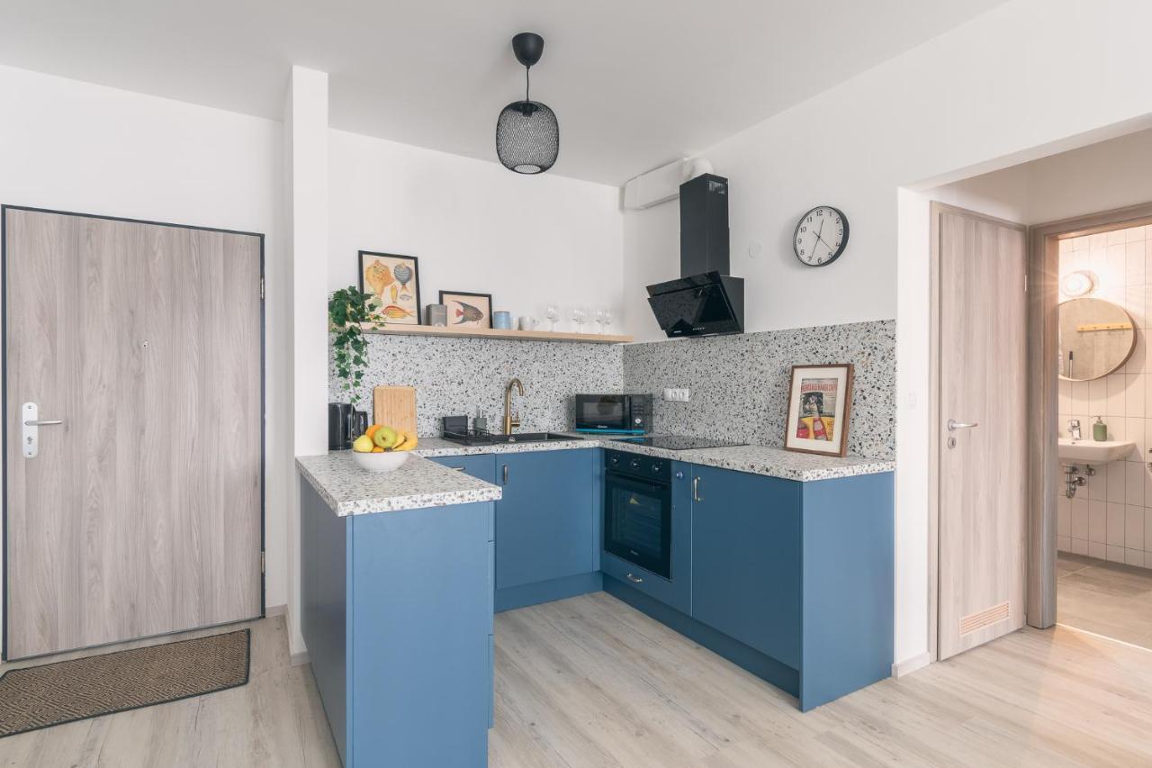 Corvin Apartment With Balcony And Ac Budapest Esterno foto