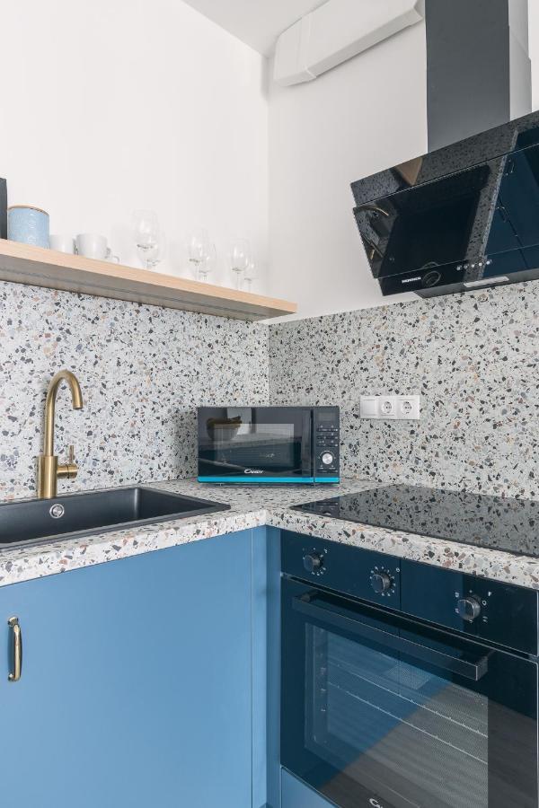 Corvin Apartment With Balcony And Ac Budapest Esterno foto