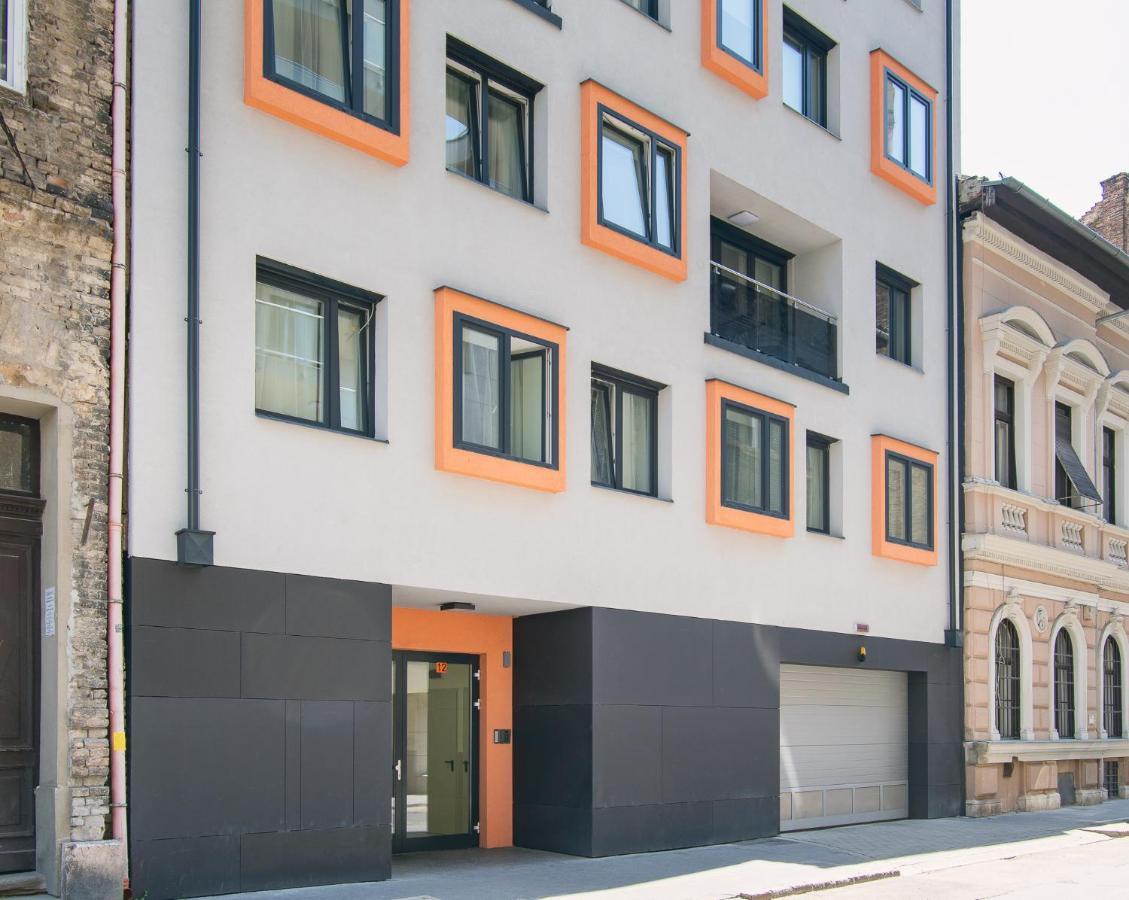 Corvin Apartment With Balcony And Ac Budapest Esterno foto